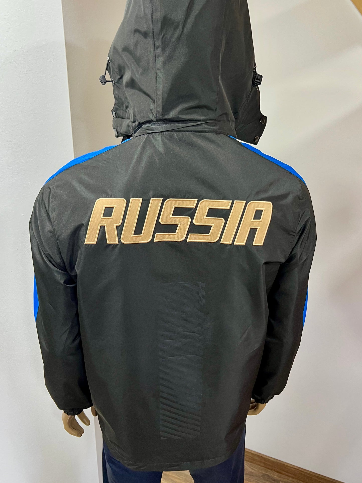 ASICS Wind-Jacke Team "RUSSIA" UNISEX Schwarz