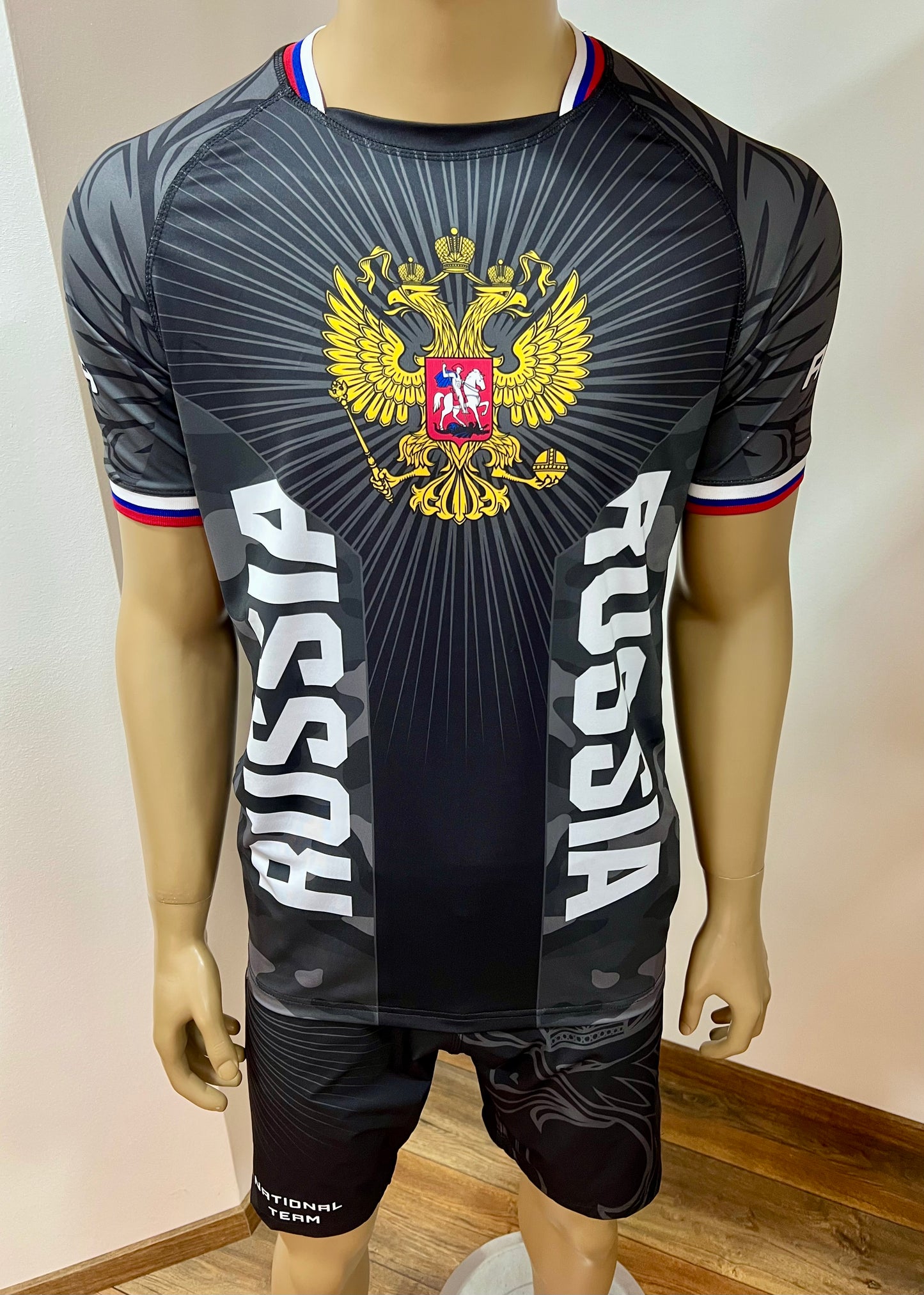 UFC MMA Team •RUSSIA• Set (T-Shirt+Shorts) Schwarz
