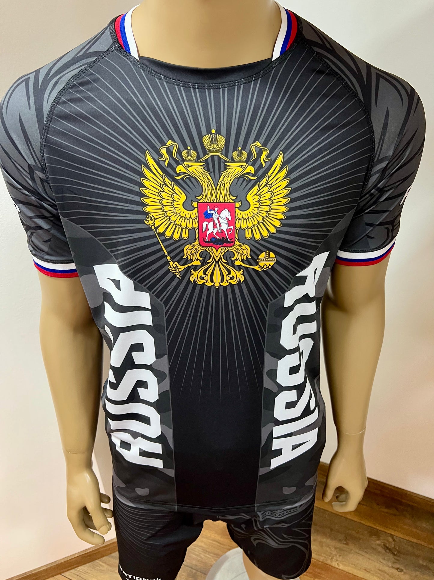 UFC MMA Team •RUSSIA• Set (T-Shirt+Shorts) Schwarz