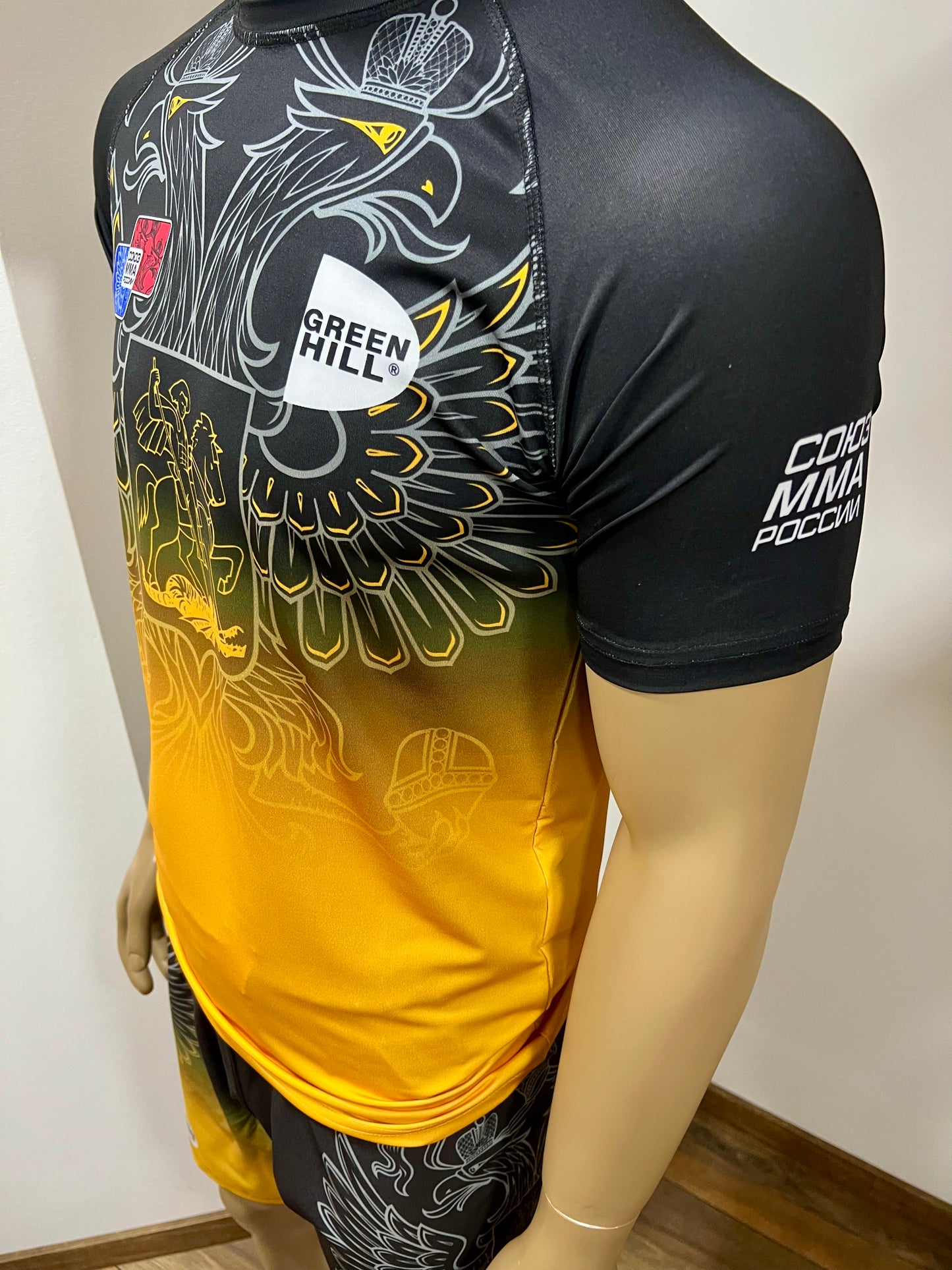 "GREEN HILL"UFC MMA Team •RUSSIA• Set (T-Shirt+Shorts) Schwarz/Gold